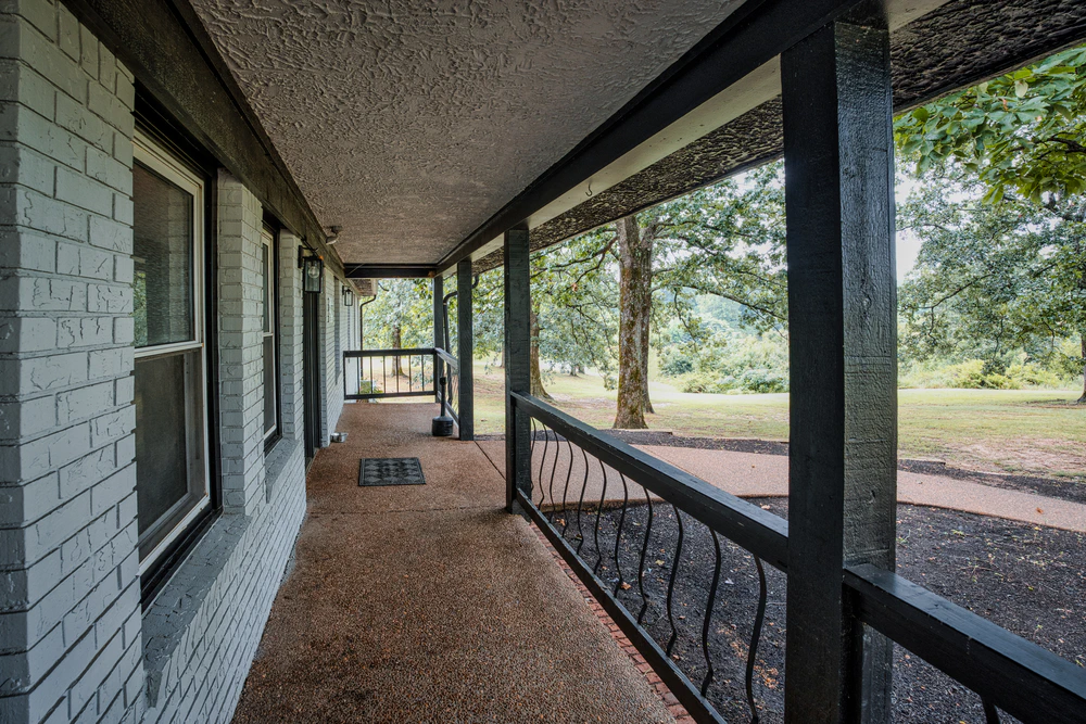 front-patio-outside-neartown-recovery