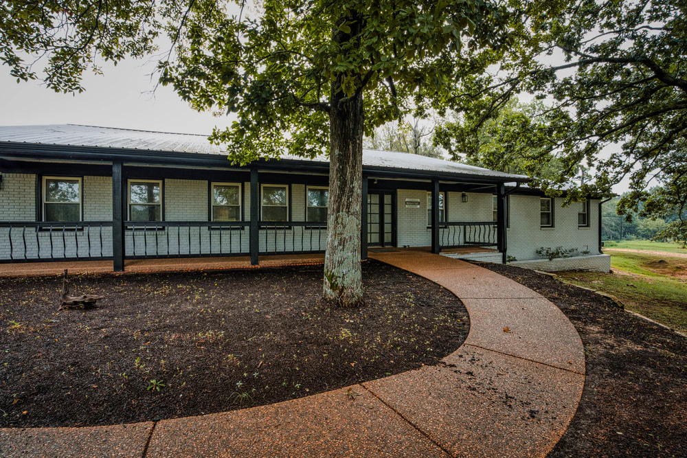 walkway-to-neartown-recovery